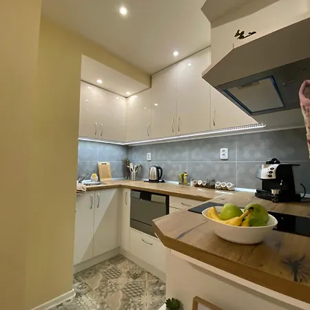 Guest Kristi * סטרה זגורה